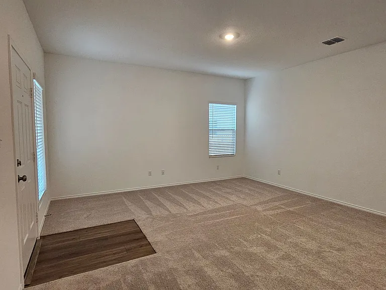 128 Dollars Dr — Photo 5