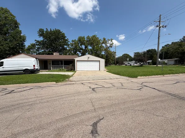 2100 Orchard Ln, Lawrence, KS 66049