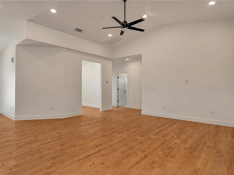 5655 Cathy Ln — Photo 9