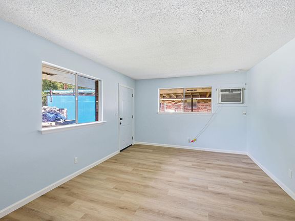 5th image of 4729 Rogers Rd