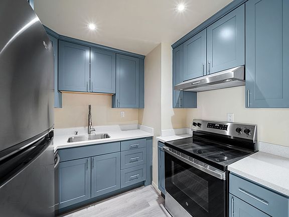 4th image of 40 Parkridge Dr APT 11