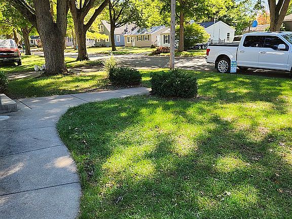 2nd image of 1429 Clarendon Ave
