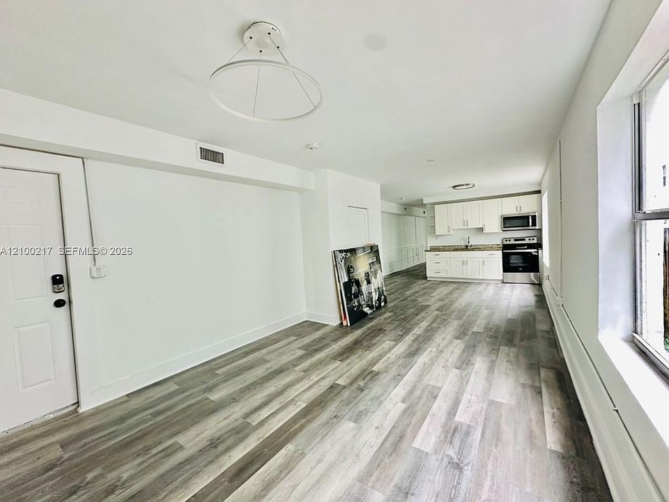 1st image of 524 NW 35th St APT 1