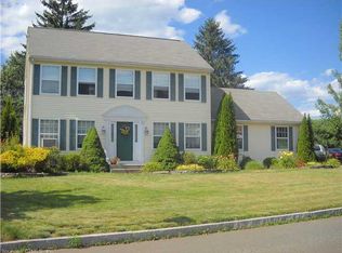 11 Columbia Dr, Manchester, CT 06042
