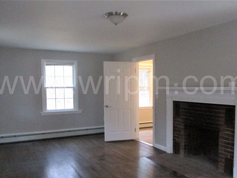 2nd image of 74 School House Rd