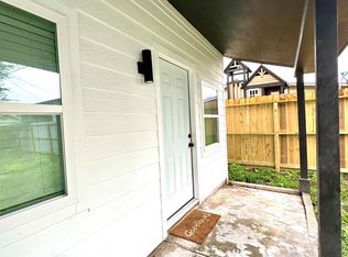 32 Farrell St #C, Houston, TX 77022