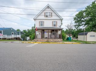 701 E 1st Ave, Derry, PA 15627