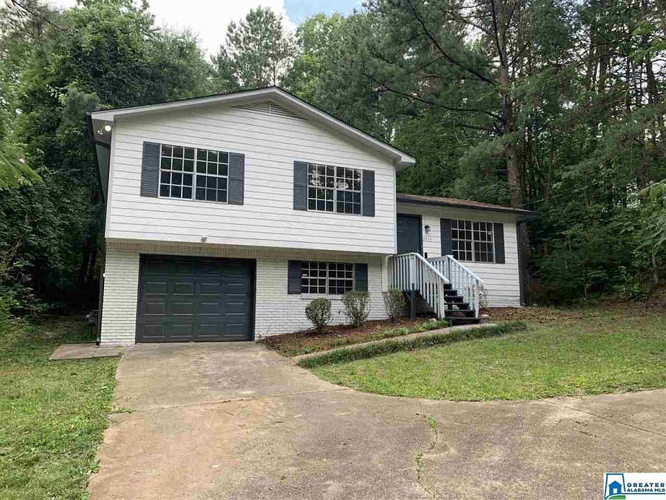 1st image of 2933 Wood Dr NE