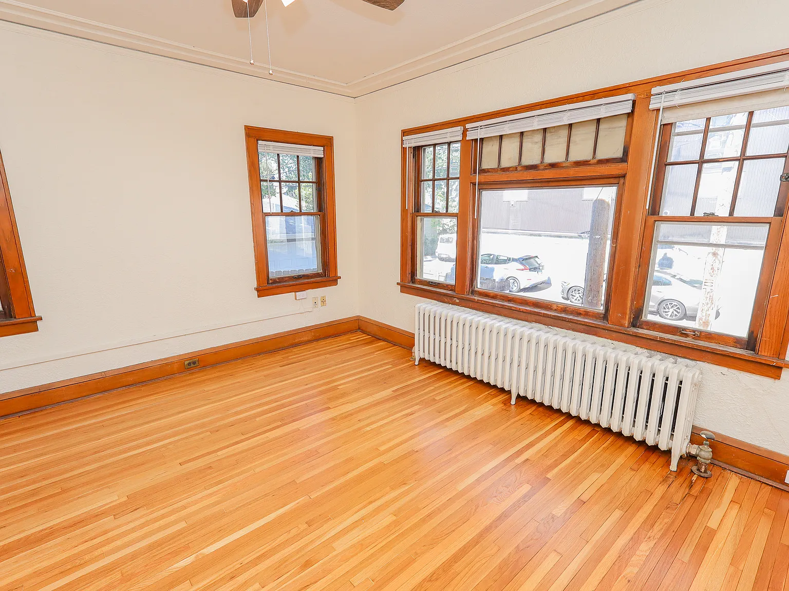 Grand Apartments | 3749 — Photo 1