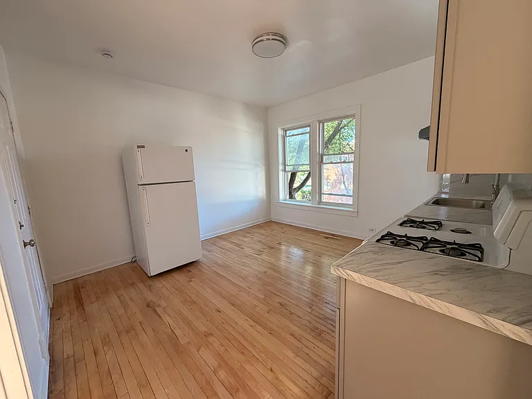 4650 W Warwick Ave #3 — Photo 3