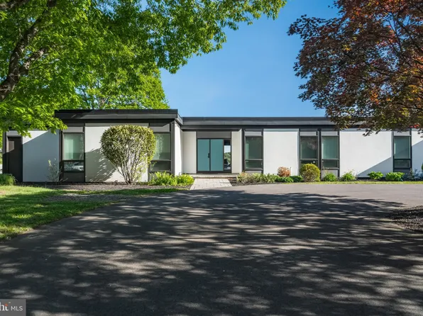 1506 Pleasant View Rd, Coopersburg, PA 18036