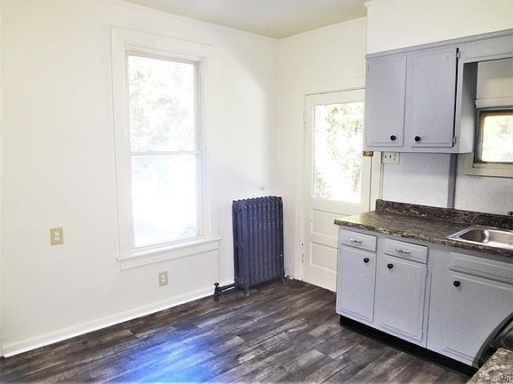 3rd image of 201 Belvidere St APT C
