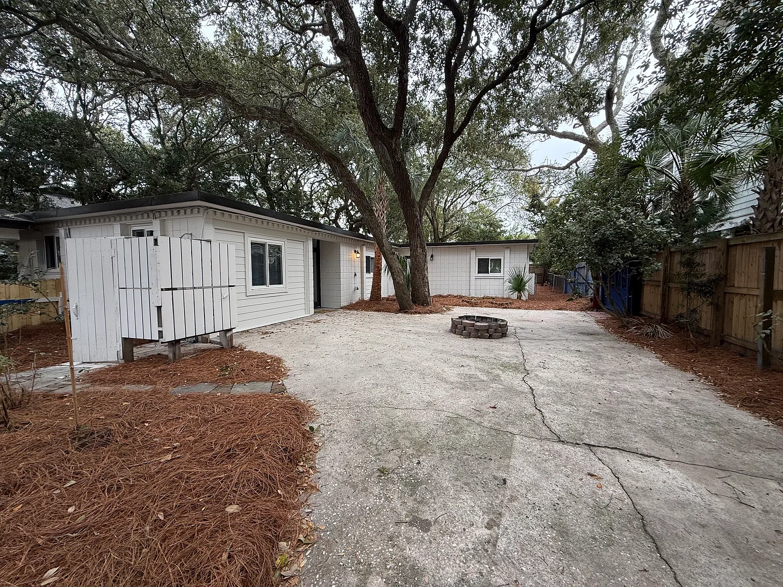 1 bed, 600 sqft, $2,100 — Photo 2
