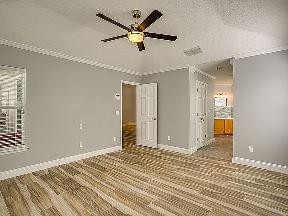3rd image of 3528 Avalon Cove Dr E