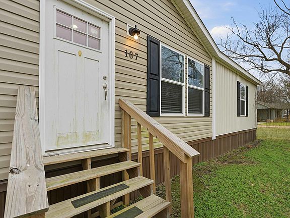 4th image of 107 Kelly Dr
