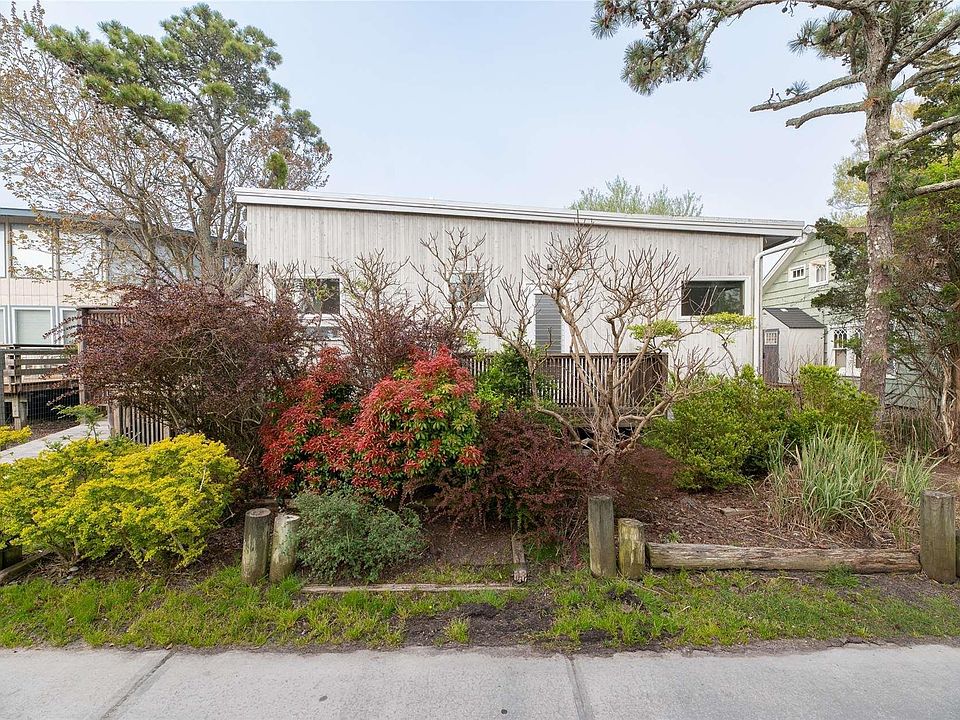 1st image of 581 Bayberry Walk