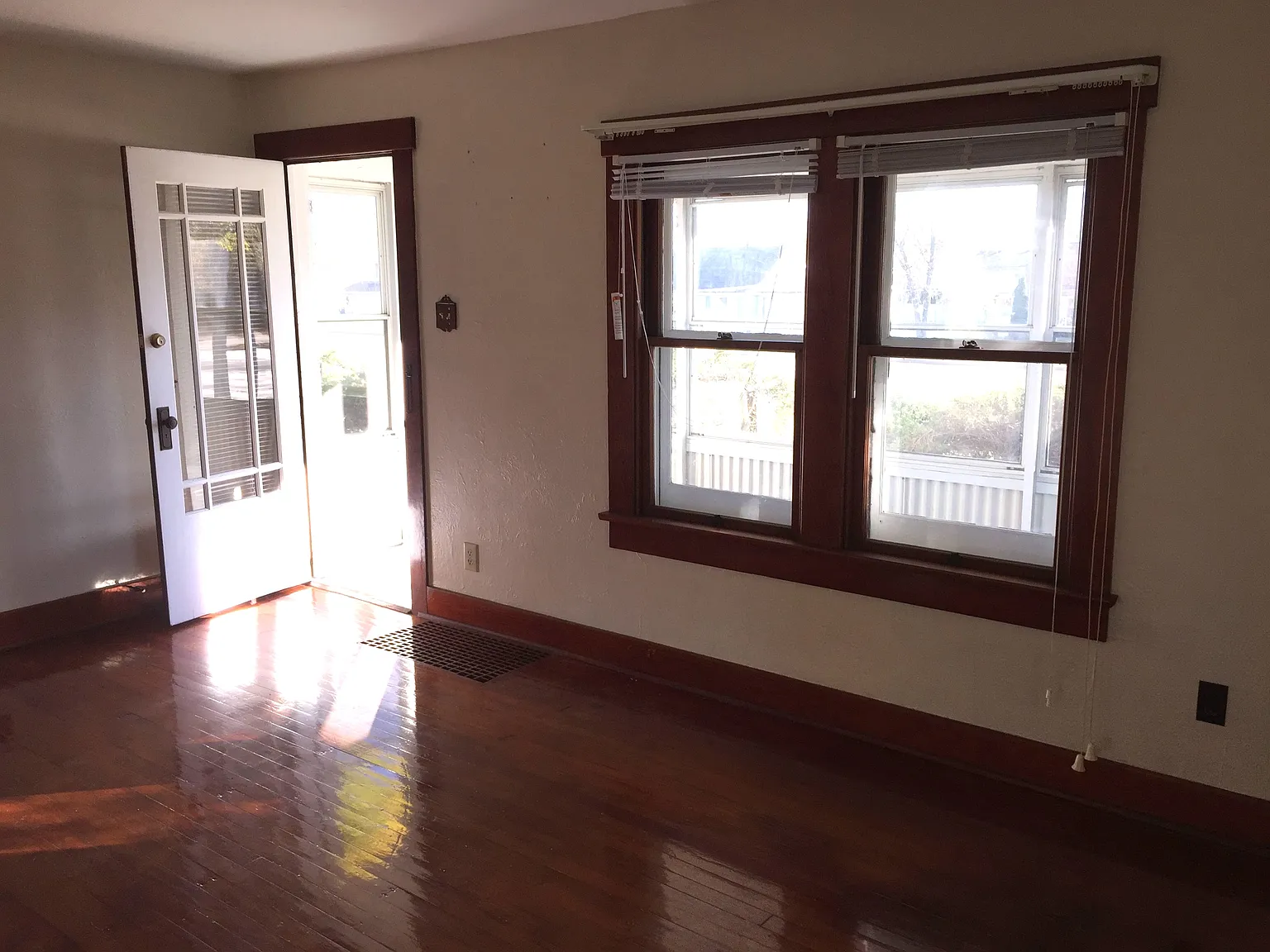 2 bed, 777 sqft, $1,200 — Photo 4