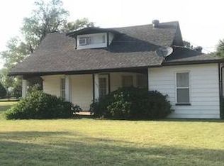 1557 1st St, Waynoka, OK 73860