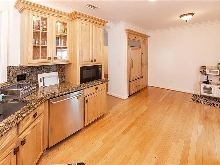 8302 Atlantic Ave #A — Photo 9