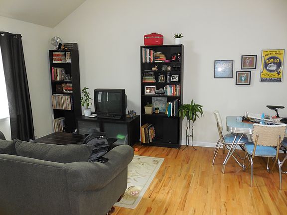 4th image of 1451 W Augusta Blvd #Ch