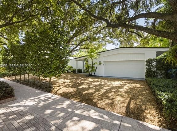 3rd image of 205 S Shore Dr