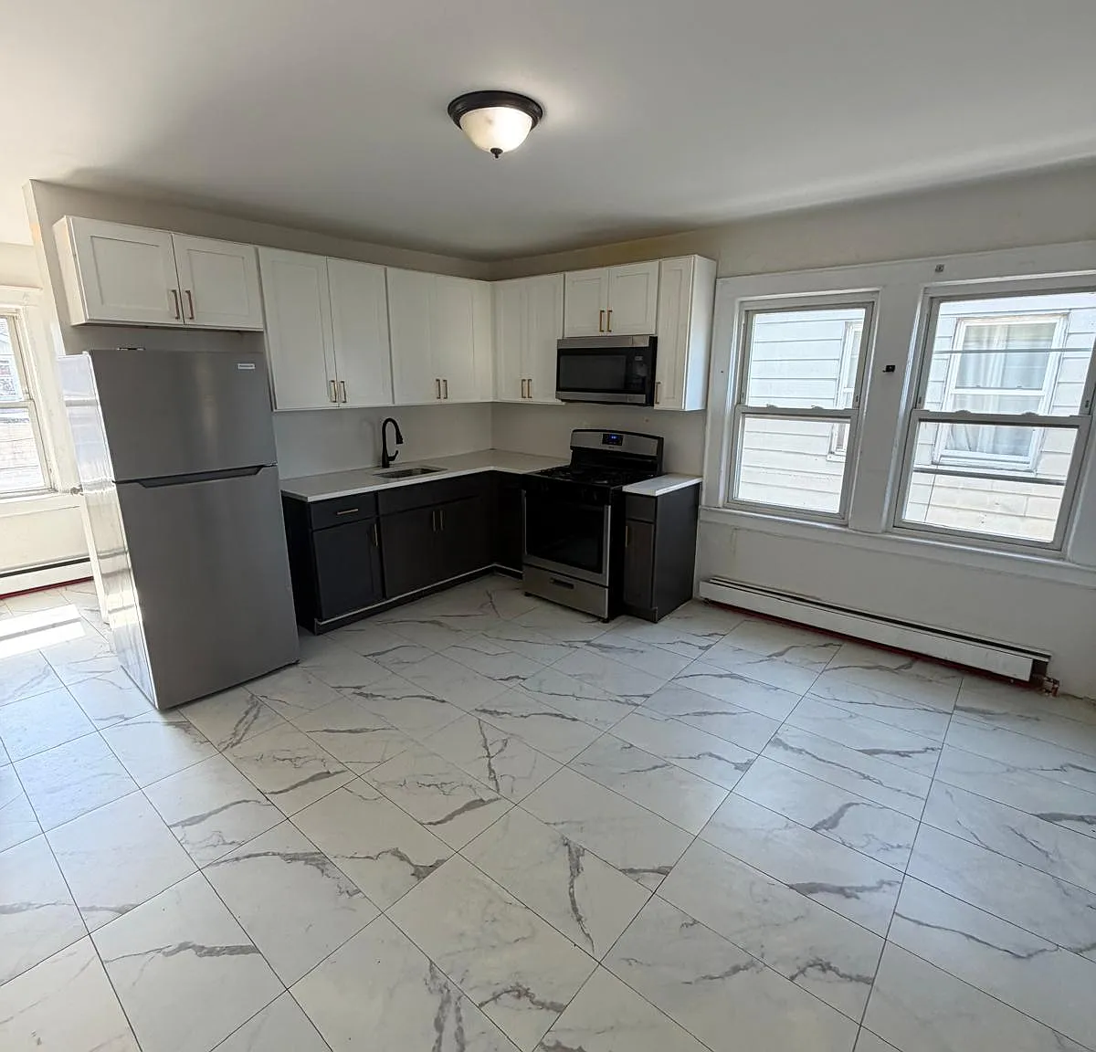 2 bed, $1,600 — Photo 3