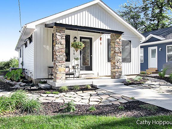 2nd image of 2198 Catalpa Dr