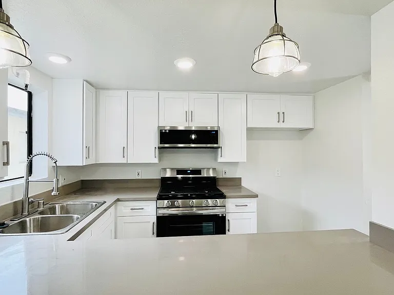 4720 S. Slauson Ave. — Photo 10