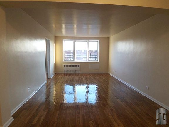 3rd image of 277 E 207th St APT 1C