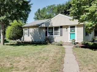 2915 Pascal St N, Roseville, MN 55113