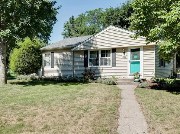 2915 Pascal St N, Roseville, MN 55113
