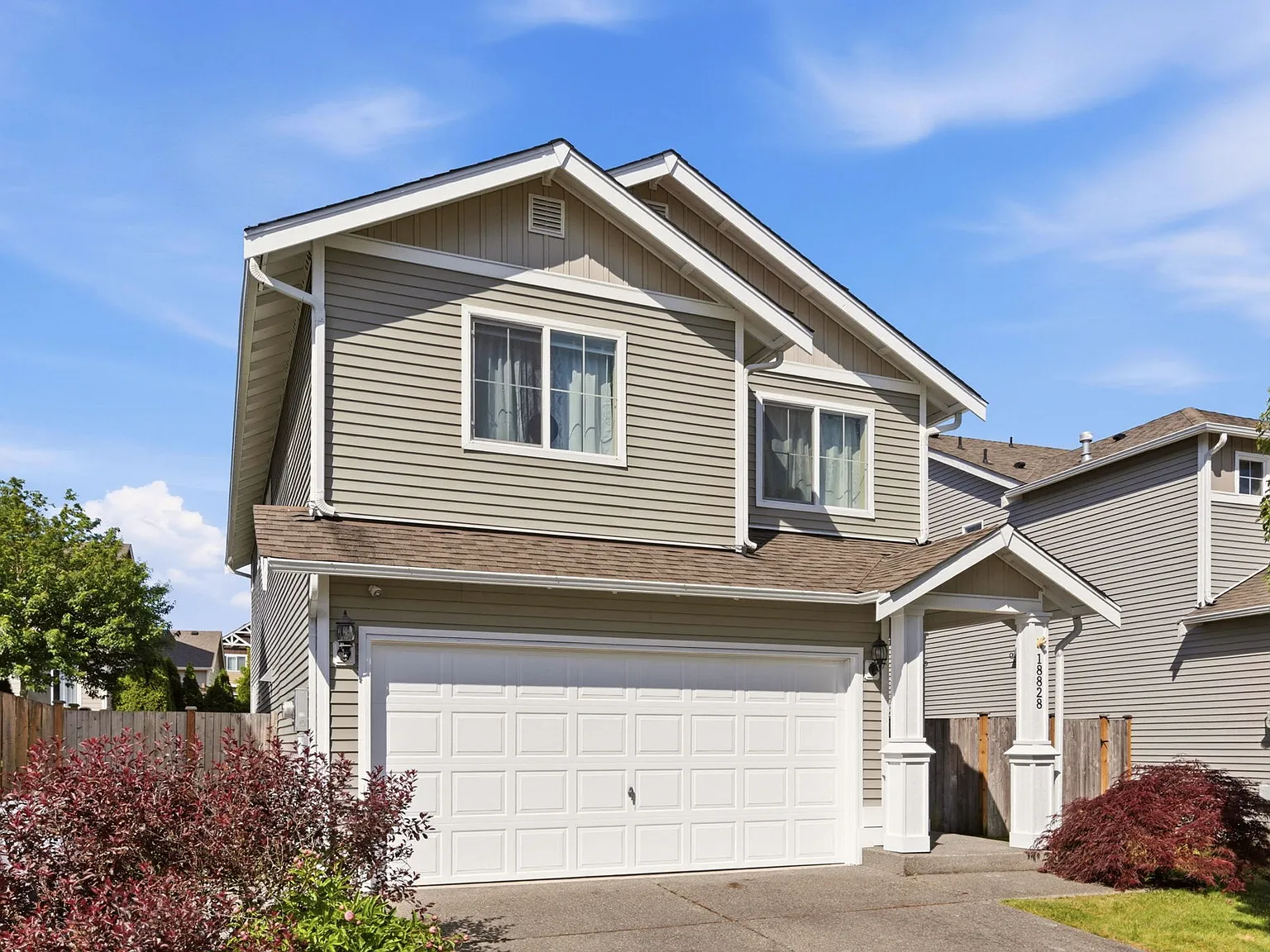 4 bed, 2.5 bath, 1917 sqft, $3,600 — Photo 3