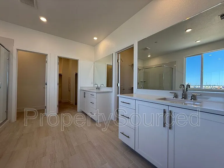 1336 N Martorella Ave — Photo 36