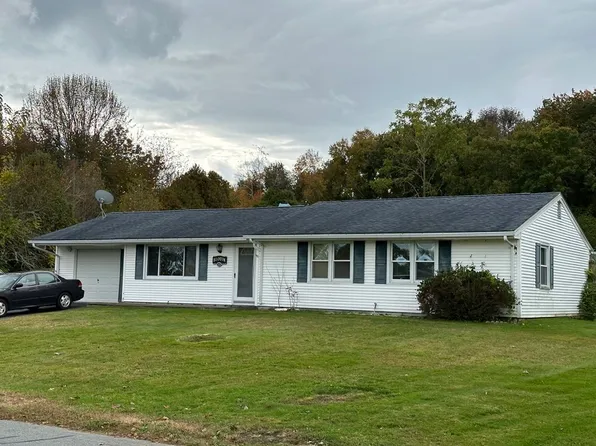 18 Seminole Rd, Dartmouth, MA 02748