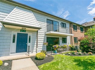 6 High Gate Trl APT 5, Fairport, NY 14450