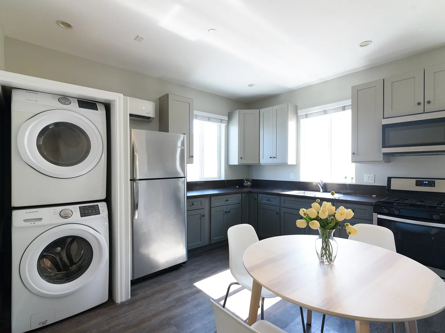 4 bed, 2995 sqft, $925 — Photo 3