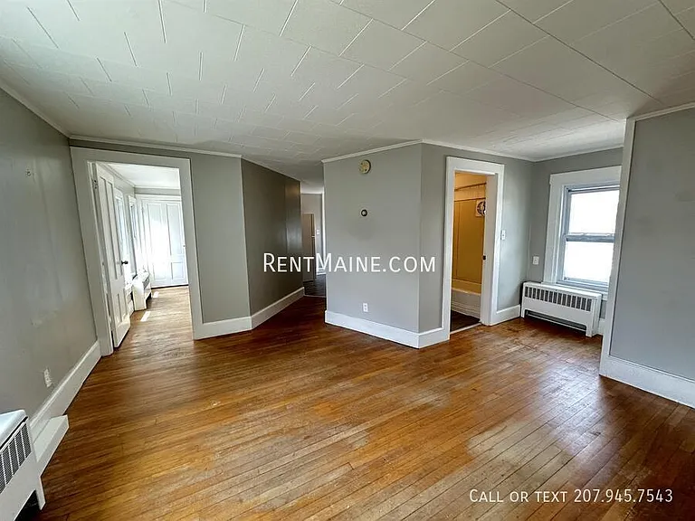 266 Center St #4 — Photo 2