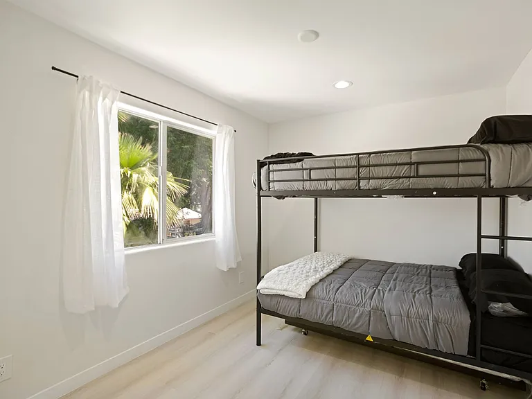 7904 Tampa Ave — Photo 38
