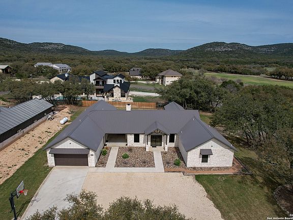 2nd image of 1416 Mountain Valley Drive