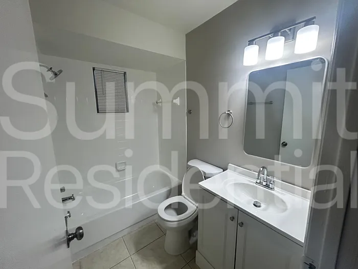 3 bed, 2.0 bath, 1208 sqft, $2,695 — Photo 2