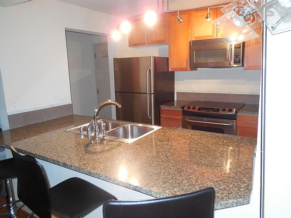 5th image of 2145 Dexter Ave N #406-1