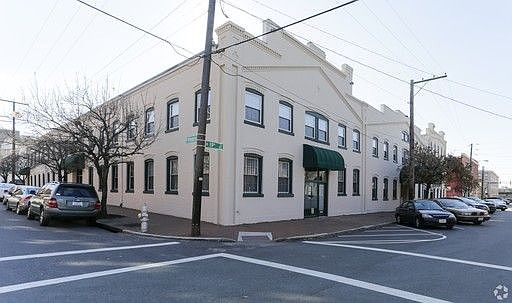 1st image of 1901 E Franklin St APT 16