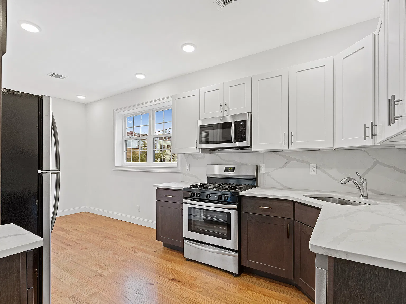 2 bed, $3,895 — Photo 1