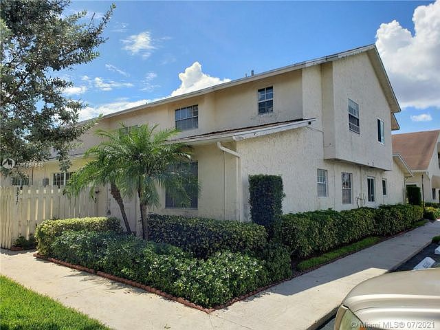 1st image of 3317 NW 101st Ave