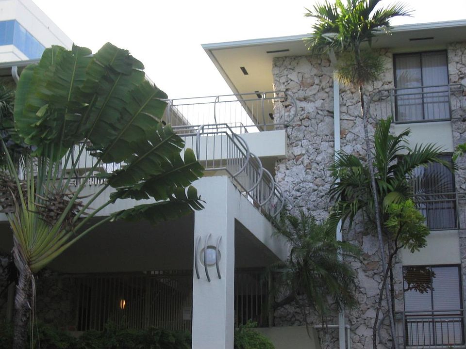 Front of Building facing Biscayne Bay