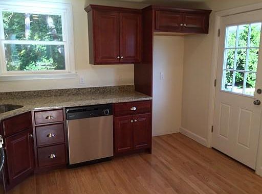 4th image of 73 Idlewell St