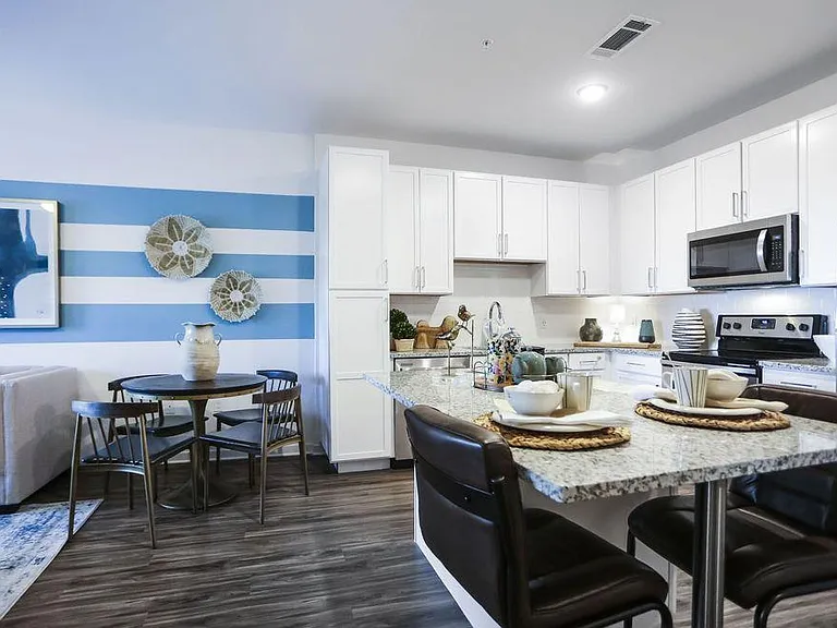 The Iris at Northpointe — Photo 9