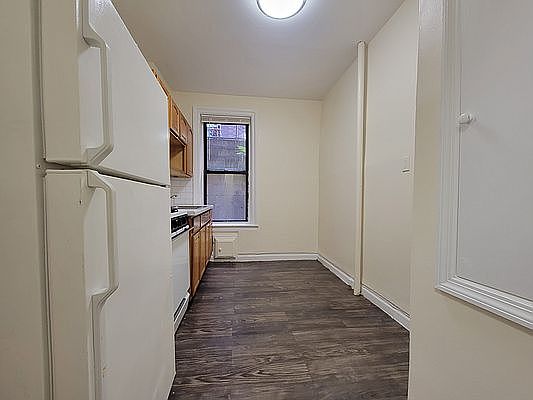 2nd image of 5421 Fort Hamilton Pkwy #A