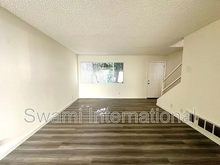 25907 Oak St #10 — Photo 7