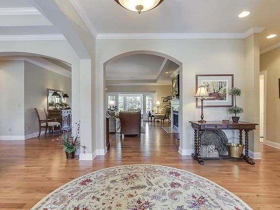 3rd image of 201 Todaly Cir